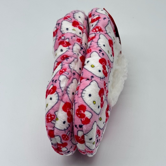 Hello Kitty Kids Fuzzy Babba Slippers Socks Size M/L Shoe Size 13-4 - Picture 6 of 6